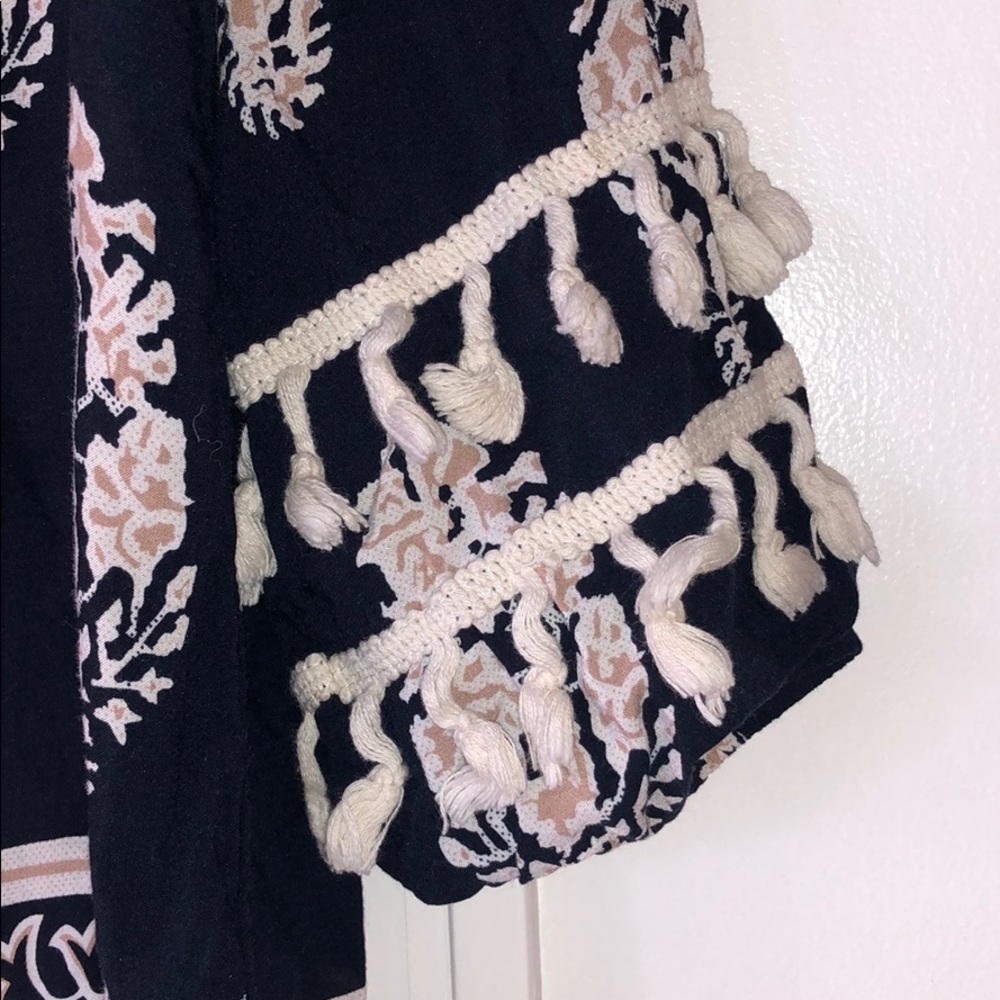 Francesca’s Collection Top - Picture 2 of 3